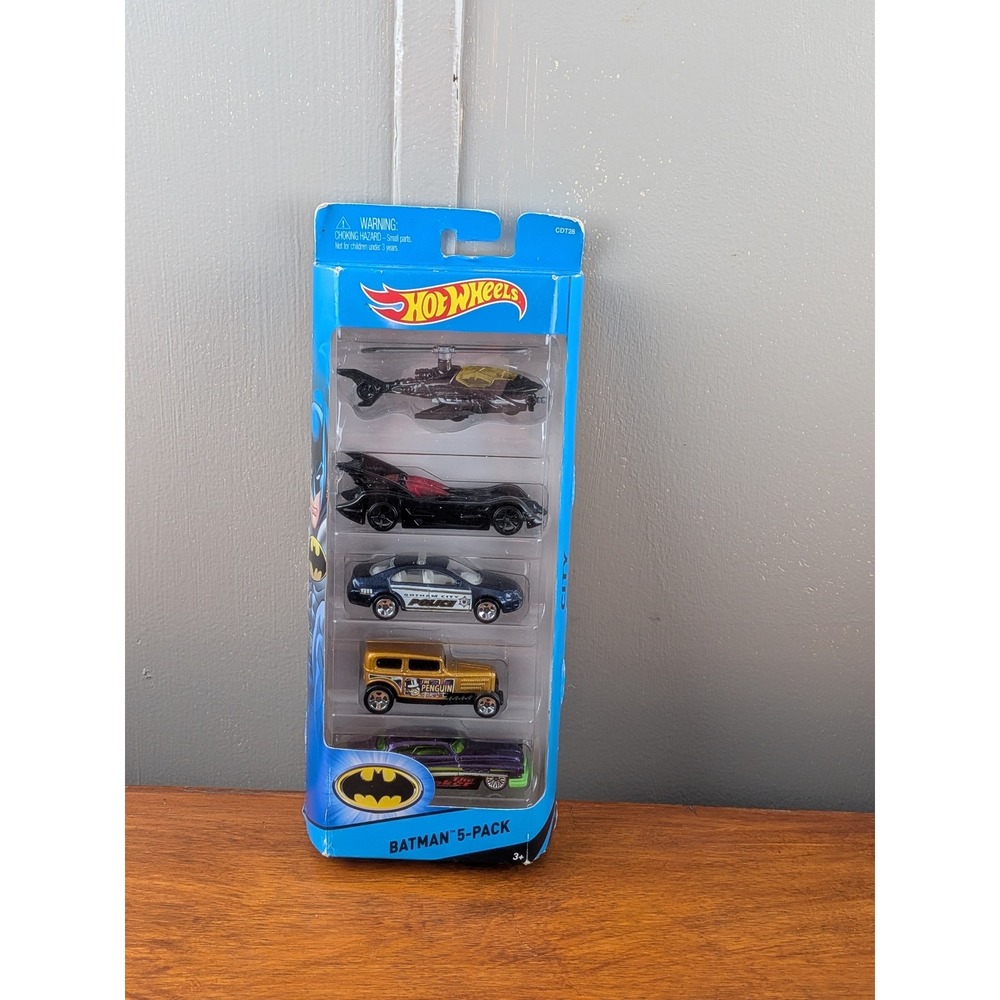 Hot Wheels Batman 5-Pack Die-Cast Cars Batmobile Batcopter Joker Penguin CDT28